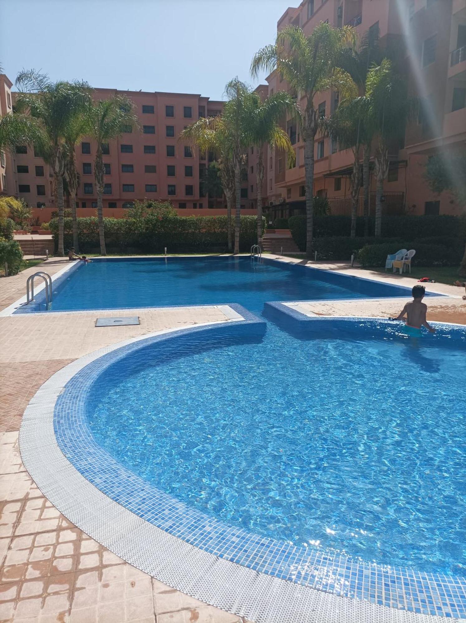 Appartement Haut Standing Vu Piscine Marrakesh Bagian luar foto